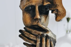 19th-anniversary-gift-traditional-bronze-statue